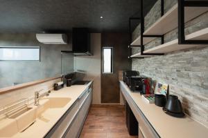 Η κουζίνα ή μικρή κουζίνα στο Alivio Building C - Vacation STAY 13963v +37 φωτογραφίες