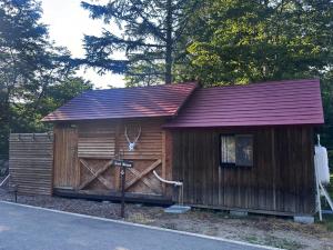 Clădirea în care este situat/ăcampingul