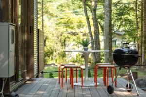 Puhkemaja külastajatele saadaval grillimisvõimalused