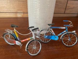 two bikes parked next to each other on a table at Tanonagano Yadokko - Vacation STAY 62252v in Goshogawara