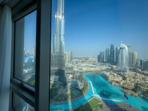 Linna Dubai üldine vaade või majutusasutusest GRANDE RESIDENCES with a direct Burj Khalifa view and Private Fountain Show at 62nd floor with DXB AIRPORT VIP Shuttle for 8 guests pildistatud vaade
