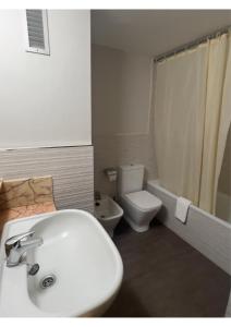 Koupelna v ubytování Baqueira-beret - apartament Solneu a pie de pistas + 2 fotografie