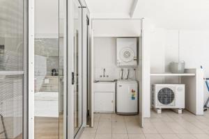 Bilik mandi di CASSA KG - 1B1B Modern Apartment Close to QUT & City