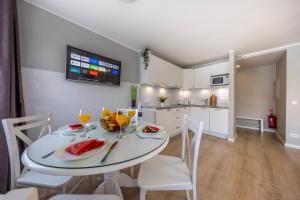 Η κουζίνα ή μικρή κουζίνα στο Old Town, Beautiful yard view, Sauna +12 φωτογραφίες