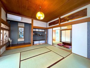 an empty room with a room with a ceiling at ANGO KUJUKURI 3 - Vacation STAY 17094 in Kujukuri