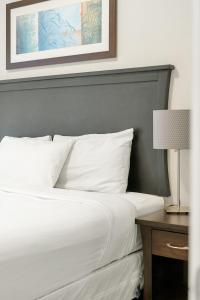 Galeriebild der Unterkunft Lakefront Lux 2BR Unit in Harrison Hot Springs