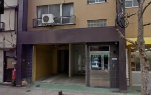 a building with a door and a balcony at Mamada Building - Vacation STAY 18001 in Tokyo