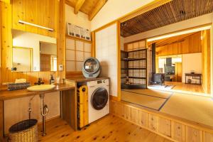 那須湯本にあるOyamauchi Te - Vacation STAY 17102のキッチン(洗濯機付) +44枚の写真