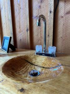 Fotografie z fotogalerie ubytování Incredible Timber Tree House with Wood-Fired Hot Tub Nestled in the Trees for a Unique Romantic Getaway in Moscow, Idaho v destinaci Moscow