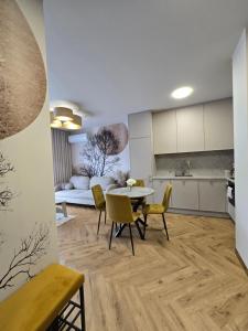 Η κουζίνα ή μικρή κουζίνα στο BoleslaviaApartments - Apartament Home, air condition, parking free