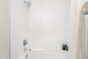 Afbeelding uit fotogalerij van 3BR Lakeside Retreat at Harrison in Harrison Hot Springs