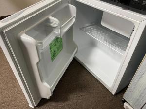 un réfrigérateur vide avec une porte ouverte dans une pièce dans l'établissement Room 305 Aruter Hotel Sapporo 10-minute walk from Sapporo Station Japanese modern room - Vacation STAY 18410, à Sapporo