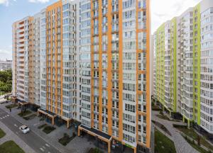 uma vista aérea dos edifícios de apartamentos altos em Nyvky Like Home - Нивки Парк - Студія 40-2 em Kiev