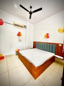 Postel nebo postele na pokoji v ubytování Moon light hotel