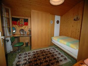 Postel nebo postele na pokoji v ubytování Chalet in Wilderswil with Jungfrau Views
