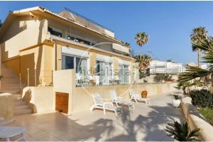 Balkón nebo terasa v ubytování Excepcional Apartamento AMANECER al borde de playa y mar, en CHALET ROQUETES