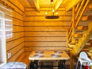 Φωτογραφία από το άλμπουμ του A wooden, eco-friendly house by the Goszcza lake Living room, 2 bedrooms σε Lubrza
