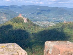 a view of a mountain with a castle on top at Ferienhaus Trifels in Annweiler am Trifels