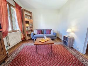 Ruang duduk di Holiday Home Les Ajoncs by Interhome