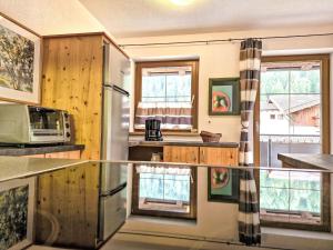 Η κουζίνα ή μικρή κουζίνα στο Apartment Am Weitfeld-2 by Interhome