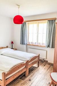 Una cama o camas en una habitación de Apartment La Siala Apt-4 by Interhome