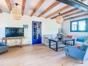 Μια τηλεόραση ή/και κέντρο ψυχαγωγίας στο Holiday Home La Malaiguille by Interhome +60 φωτογραφίες