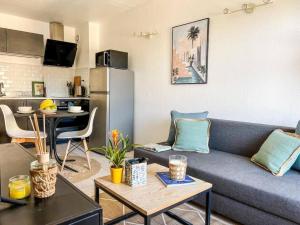 Kuchyň nebo kuchyňský kout v ubytování expat renting - Le Refuge Douillet- Confort - Wifi