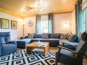 Posezení v ubytování Holiday Home Teerentupa by Interhome