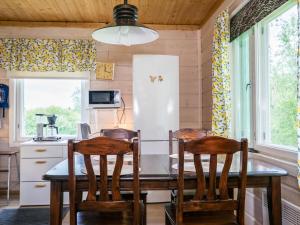 TV a/nebo společenská místnost v ubytování Holiday Home Teerentupa by Interhome