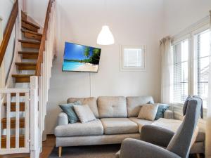 Χώρος καθιστικού στο Holiday Home Point vale 1 as 6 by Interhome