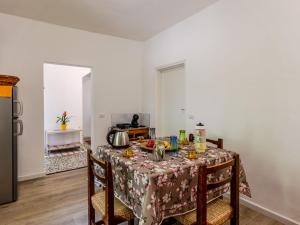 Kuchyň nebo kuchyňský kout v ubytování Apartment Sabo by Interhome