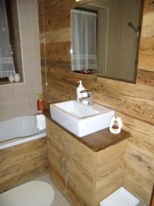 Koupelna v ubytování Appartement Letizia mit Sauna by MoniCare