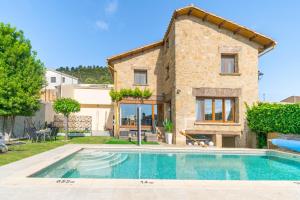 Bazén v ubytování Espectacular casa rural con piscina y barbacoa nebo v jeho okolí