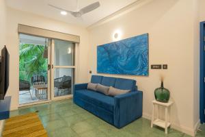 Posezení v ubytování Casa Del Mar 4-BHK Villa with Pool, Bars, TV Lounge, Gazebo & Terraces