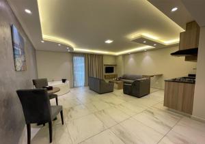 Η κουζίνα ή μικρή κουζίνα στο Sunshine Resort - Tabarja, Lebanon