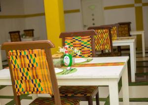 Afbeelding uit fotogalerij van LLOYDS BEACH RESORT and SPA in Kokrobite +10 foto's