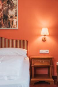 Llit o llits en una habitació de Hotel Traube