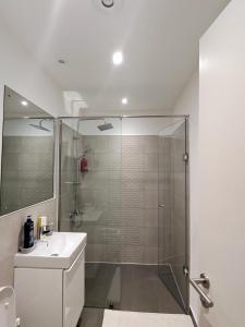 Ένα μπάνιο στο Chase luxury apartments at Loxwood House