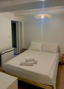 Postel nebo postele na pokoji v ubytování Arsenal, 2 rooms - Port-Opéra-Gare + 13 fotografií