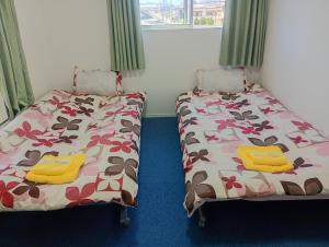 Postel nebo postele na pokoji v ubytování 白熊ハウス + 34 fotografií