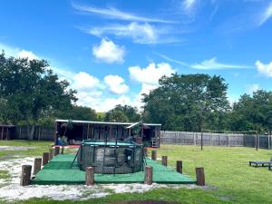 Foto dalla galleria di Charming Country Home, Pool, Pet Friendly a Clewiston