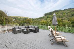 Nespecifikovaný výhled na hory nebo výhled na hory při pohledu z apartmánu + 4 fotografie