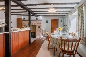 Kuchyň nebo kuchyňský kout v ubytování Granary Cottage