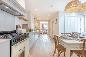 Gallery image of 3 Bed in Appledore oc-t32810 in Appledore