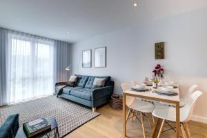 Posezení v ubytování 10 The Old Station Masters House