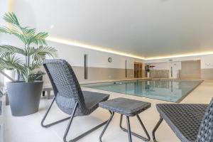 Bazén v ubytování Sandy Corner - M2 nebo v jeho okolí