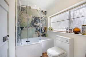 Et badeværelse på Primrose Cosy Cottage + 16 billeder