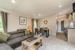 Dapur atau dapur kecil di Waterlily Lodge - Malton +9 gambar