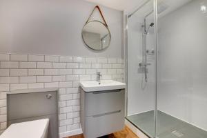 Koupelna v ubytování The Lodge@Kylgenna + 28 fotografií