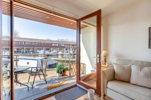 Rõdu või terrass majutusasutuses Swan House